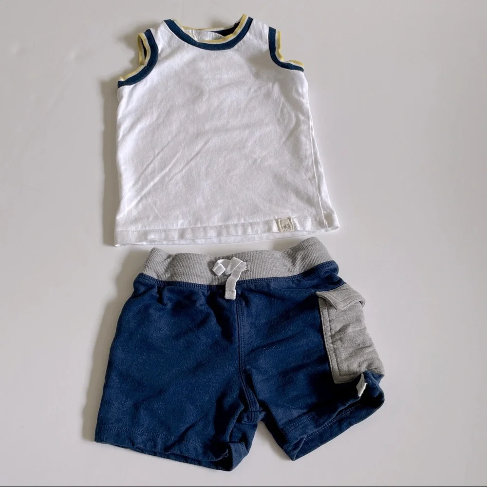 Burt’s Bees outfit